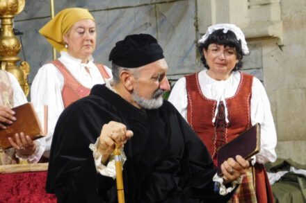 Babilafuente se cita con ‘Buscando a Nebrija’ de la compañía Lazarillo de Tormes