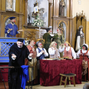 La Maya disfruta con ‘Buscando a Nebrija’ de Denis Rafter