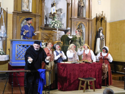 La Maya disfruta con ‘Buscando a Nebrija’ de Denis Rafter