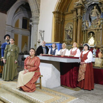 «Buscando a Nebrija» logra un nuevo éxito en la iglesia de Cantaracillo y suma ya 110 representaciones por toda la provincia