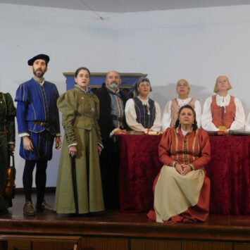 Barruecopardo ovaciona la obra ‘Buscando a Nebrija’