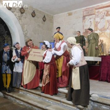 Iruelos aplaude la obra ‘Buscando a Nebrija’ en su iglesia parroquial