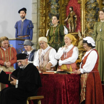 ‘Buscando a Nebrija’ se representa con éxito en Herguijuela de la Sierra