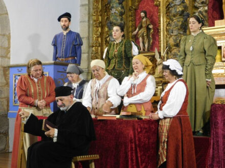 ‘Buscando a Nebrija’ se representa con éxito en Herguijuela de la Sierra