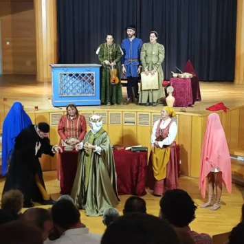 Zalamea disfrutó con la obra ‘Buscando a Nebrija’