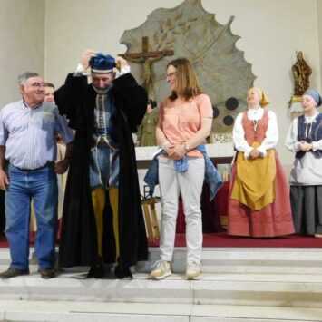 Espeja acoge la representación de «Buscando a Nebrija» en su iglesia parroquial