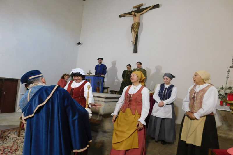 Garcibuey disfruta de la obra ‘Buscando a Nebrija’