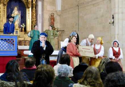 Arabayona se entrega a ‘Buscando a Nebrija’ del grupo ‘Lazarillo de Tormes’