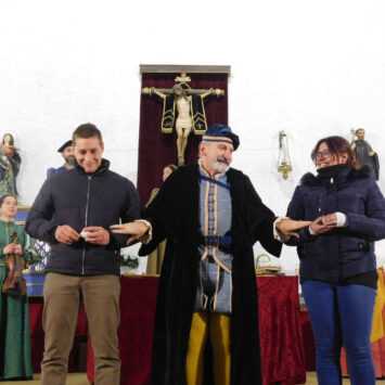 Entrañable acogida de ‘Buscando a Nebrija’ en Pedrosillo de los Aires