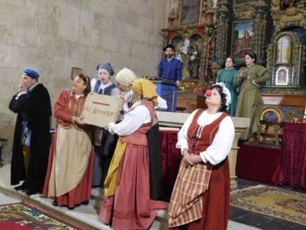 La obra sobre el humanista español Nebrija cautiva al público en Castellanos de Villiquera