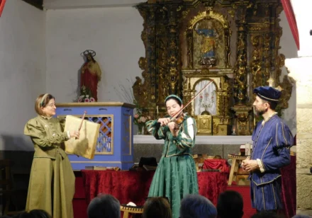 Aldeanueva de la Sierra agradeció la representación de «Buscando a Nebrija»