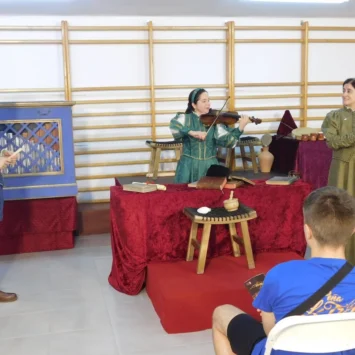 «Buscando a Nebrija» en las fiestas de Sando