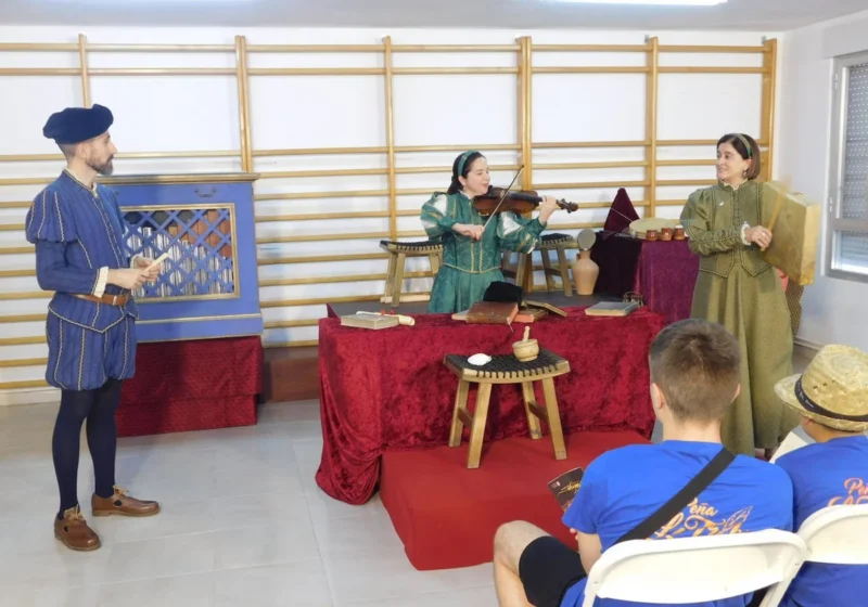 «Buscando a Nebrija» en las fiestas de Sando