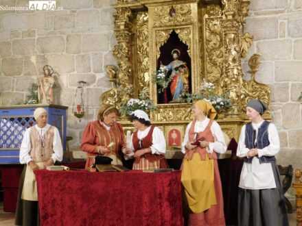 Complicidad y disfrute en Cerezal de Peñahorcada con ‘Buscando a Nebrija’