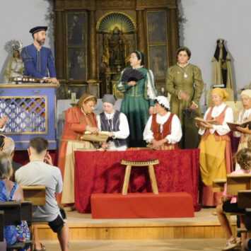 La música de Juan del Encina supera al reguetón en Muñoz