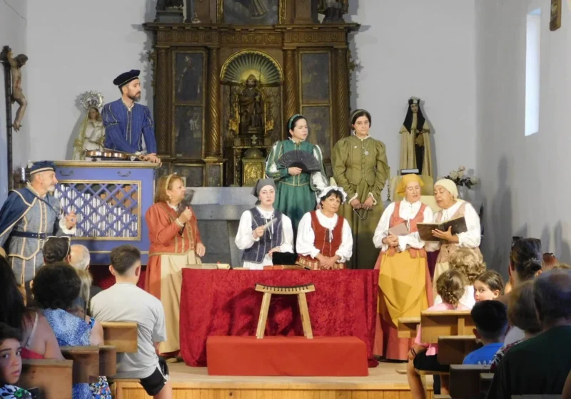 El arte de «Buscando a Nebrija» supera al calor en Muñoz