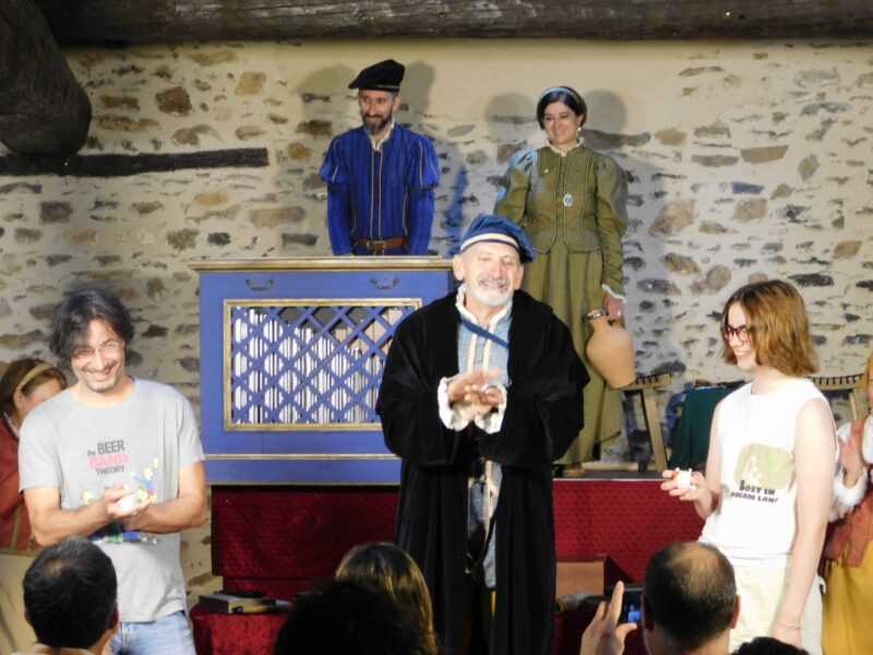 El Grupo de Teatro Lazarillo de Tormes representa ‘Buscando a Nebrija’ en Valero