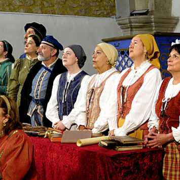 ‘Buscando a Nebrija’ baja el telón en Navasfías tras 300 funciones y más de 30.000 espectadores